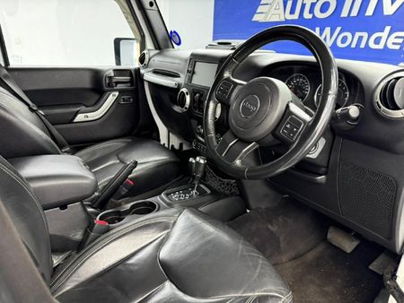 2018-Jeep-Wrangler-Unlimited-Sahara-36-V6-Auto_10