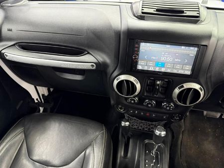 2018-Jeep-Wrangler-Unlimited-Sahara-36-V6-Auto_12