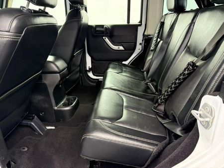 2018-Jeep-Wrangler-Unlimited-Sahara-36-V6-Auto_15