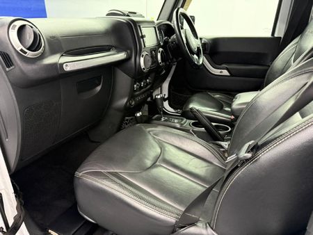 2018-Jeep-Wrangler-Unlimited-Sahara-36-V6-Auto_16