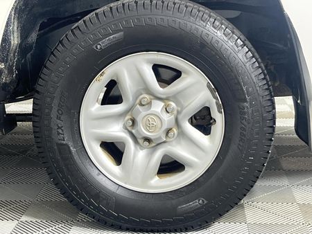 2019-Toyota-Land-Cruiser-200-45-D-V8-GX-Auto_5