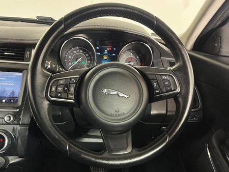 2018-Jaguar-E-Pace-D150-20D-110kW_10