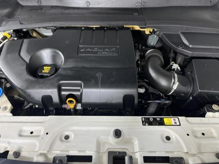 2018-Jaguar-E-Pace-D150-20D-110kW_11