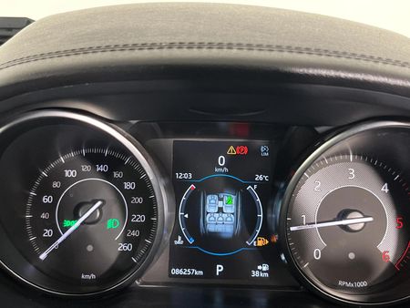 2018-Jaguar-E-Pace-D150-20D-110kW_2