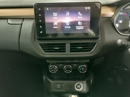 2023-Renault-Kiger-10-Energy-Zen-Auto_19