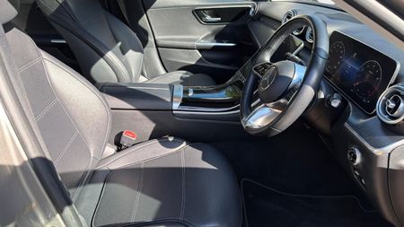 2023-Mercedes-Benz-C-Class-C-220d-Auto_11