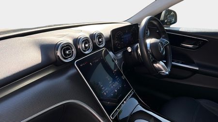 2023-Mercedes-Benz-C-Class-C-220d-Auto_12