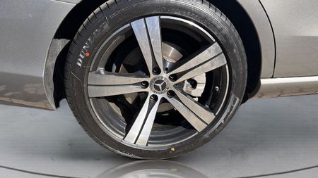2023-Mercedes-Benz-C-Class-C-220d-Auto_14