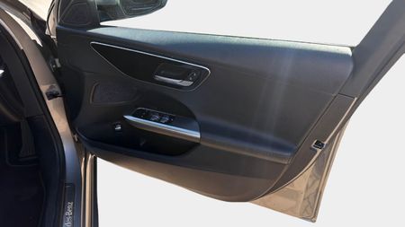 2023-Mercedes-Benz-C-Class-C-220d-Auto_20