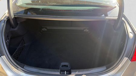 2023-Mercedes-Benz-C-Class-C-220d-Auto_8