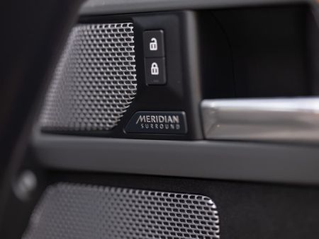 2021-Land-Rover-Defender-110-D300-X-221kW_16