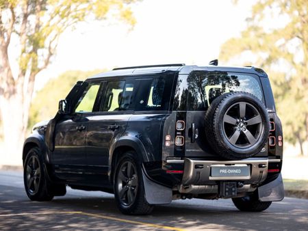 2021-Land-Rover-Defender-110-D300-X-221kW_4