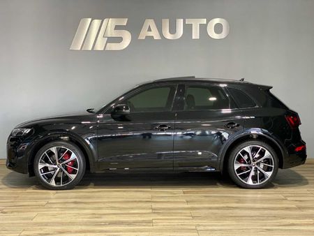 2024-Audi-SQ5-quattro-Auto-Black-Edition_22