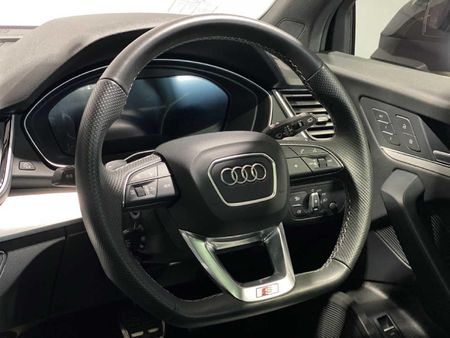 2024-Audi-SQ5-quattro-Auto-Black-Edition_27