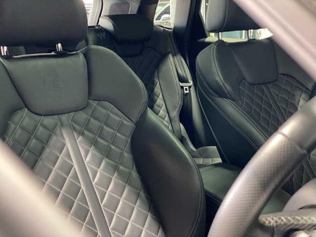 2024-Audi-SQ5-quattro-Auto-Black-Edition_28