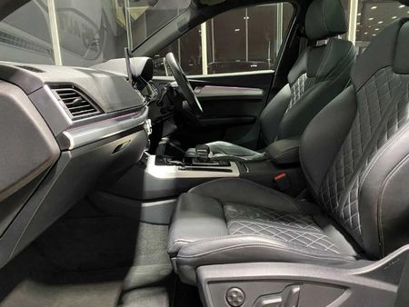 2024-Audi-SQ5-quattro-Auto-Black-Edition_7