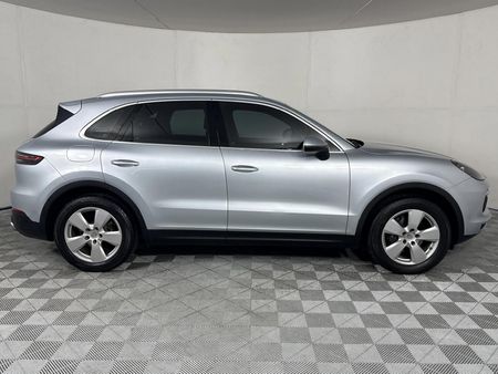 2018-Porsche-Cayenne-Auto_16