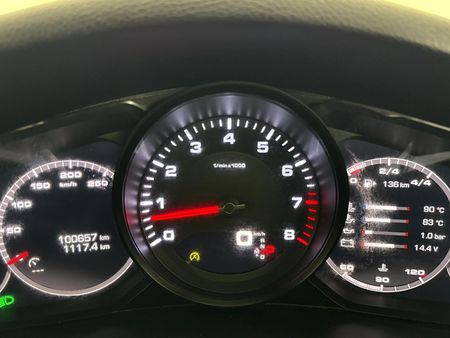 2018-Porsche-Cayenne-Auto_2
