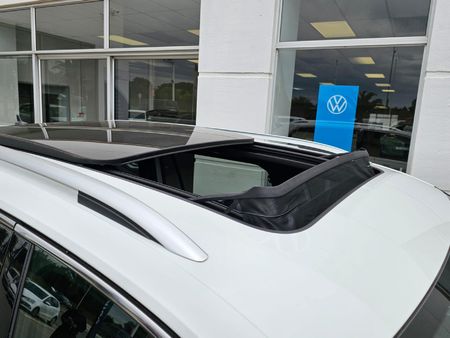 2026-Volkswagen-Tiguan-Allspace-14-TSI-R-Line-DSG-Auto_9