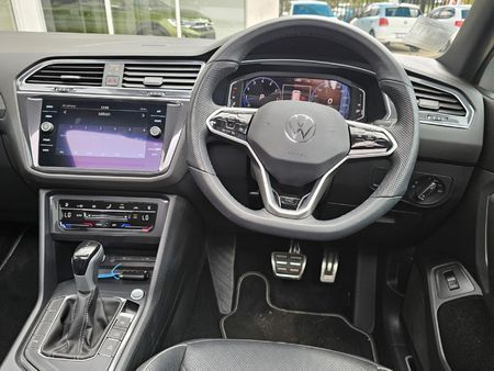 2026-Volkswagen-Tiguan-Allspace-14-TSI-R-Line-DSG-Auto_13