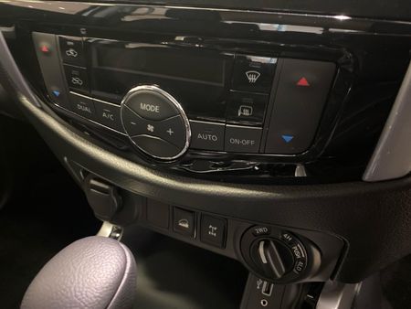 2026-Nissan-Navara-25D-LE-4x4-Double-Cab-Auto_12
