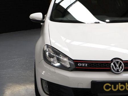 2012-Volkswagen-Golf-VI-GTI-20-TSI-Auto_7