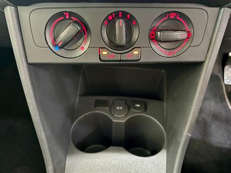 2026-Volkswagen-Polo-Vivo-14-Life_6