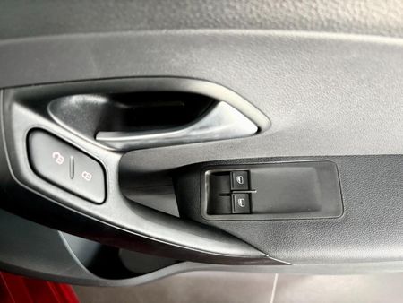2026-Volkswagen-Polo-Vivo-14-Life_9