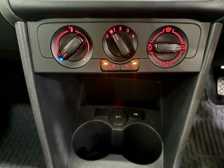 2026-Volkswagen-Polo-Vivo-14-Life_6