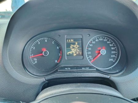 2022-Volkswagen-Polo-Vivo-14-Comfortline-5-dr_12