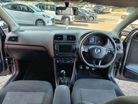 2022-Volkswagen-Polo-Vivo-14-Comfortline-5-dr_13
