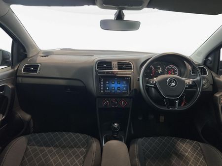 2025-Volkswagen-Polo-Vivo-16-Style_10