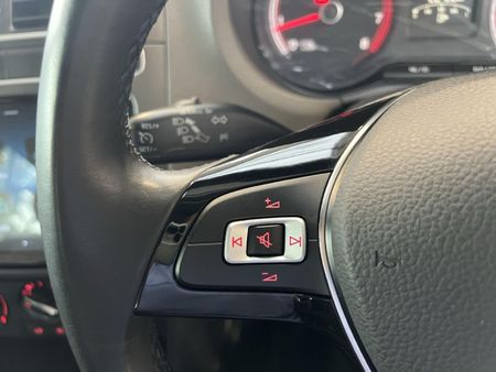 2025-Volkswagen-Polo-Vivo-16-Style_17