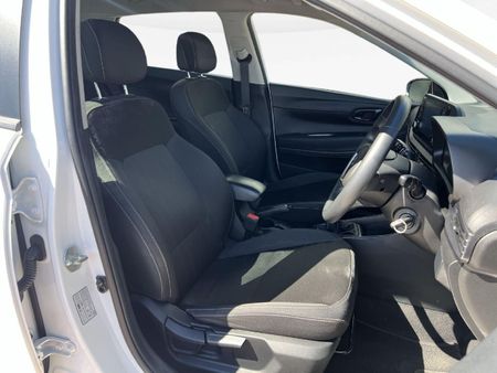 2023-Hyundai-i20-12-Fluid_13