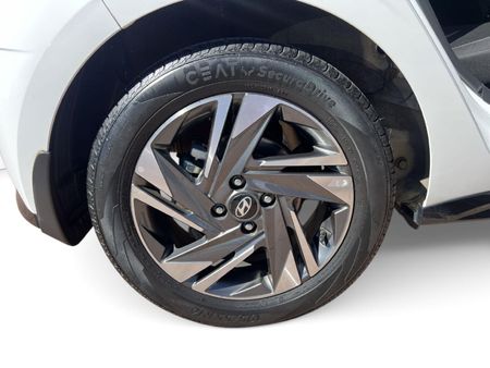 2023-Hyundai-i20-12-Fluid_15