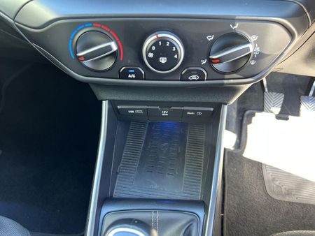 2023-Hyundai-i20-12-Fluid_16