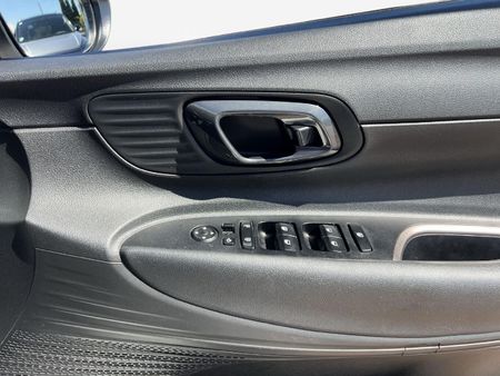 2023-Hyundai-i20-12-Fluid_19