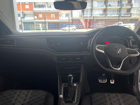 2026-Volkswagen-Polo-10-TSI-R-Line-Auto_10