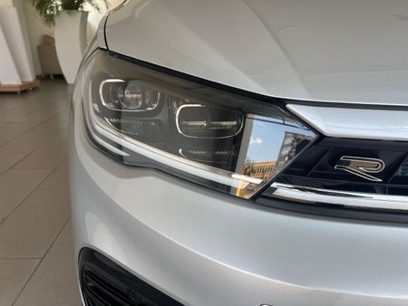 2026-Volkswagen-Polo-10-TSI-R-Line-Auto_16