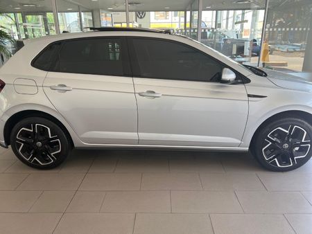 2026-Volkswagen-Polo-10-TSI-R-Line-Auto_7