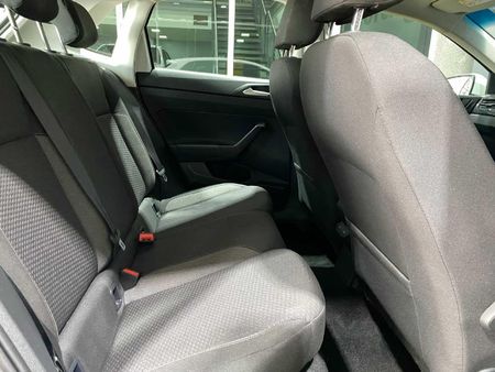 2025-Volkswagen-Polo-10-TSI-Life-Auto-DSG_9