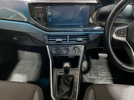 2025-Volkswagen-Polo-10-TSI-Life-Auto-DSG_15
