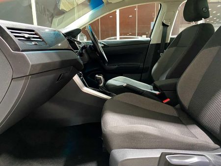 2025-Volkswagen-Polo-10-TSI-Life-Auto-DSG_7