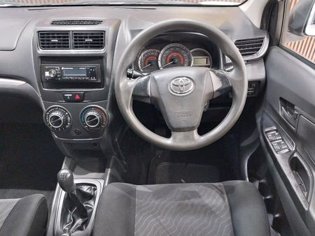 2019-Toyota-Avanza-15-SX_9