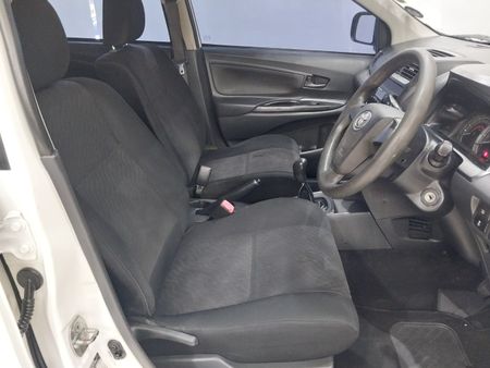 2019-Toyota-Avanza-15-SX_11
