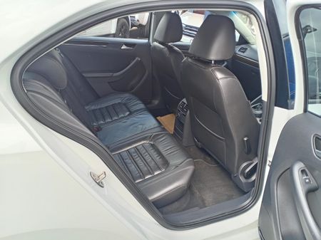 2015-Volkswagen-Jetta-GP-16-TDI-Comfortline-Auto_9