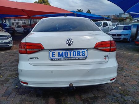 2015-Volkswagen-Jetta-GP-16-TDI-Comfortline-Auto_14