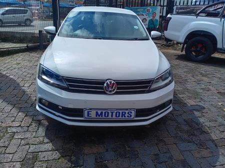 2015-Volkswagen-Jetta-GP-16-TDI-Comfortline-Auto_2