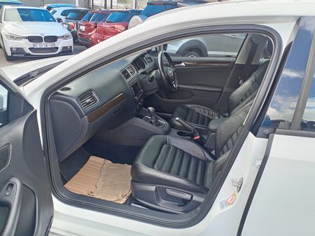 2015-Volkswagen-Jetta-GP-16-TDI-Comfortline-Auto_7