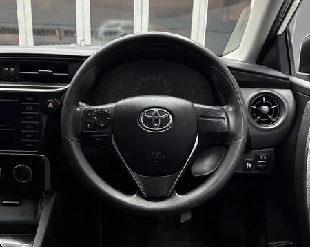 2019-Toyota-Corolla-14-D-Esteem_10
